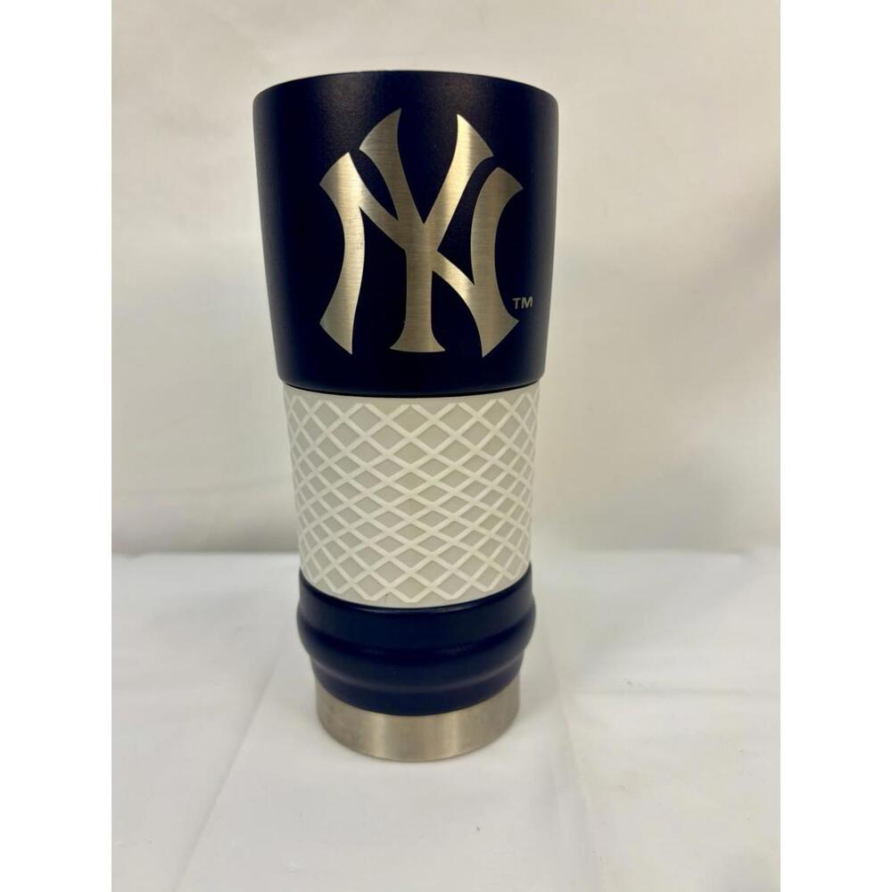 YANKEES STAINLESS STEEL VACUUM INSULATED 18 OZ TUMBLER NO LID